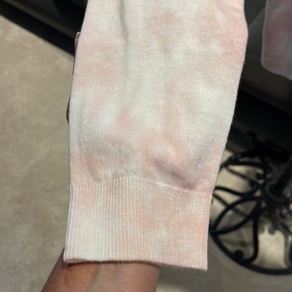 Sanctuary pink and white cloudy sweater new with tags medium - Picture 2 of 5